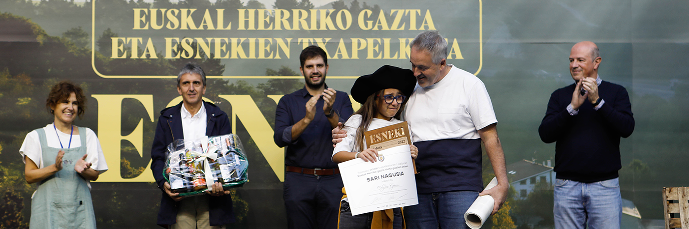 The ‘Otzara Goine’ cheese from Asteasu wins the award for the Basque Country’s best cheese at the ESNEKI trade fair